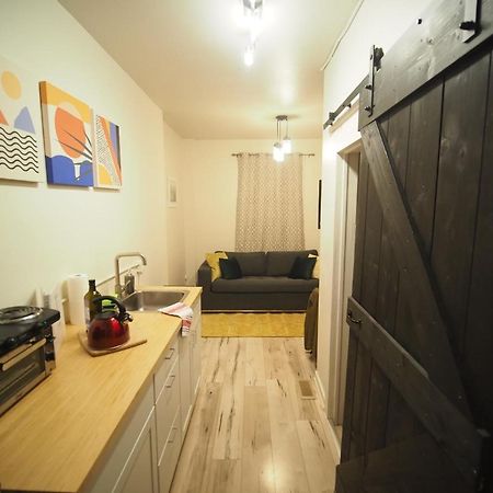 Cozy 1 Bedroom Centrally Located Hamilton Exterior foto